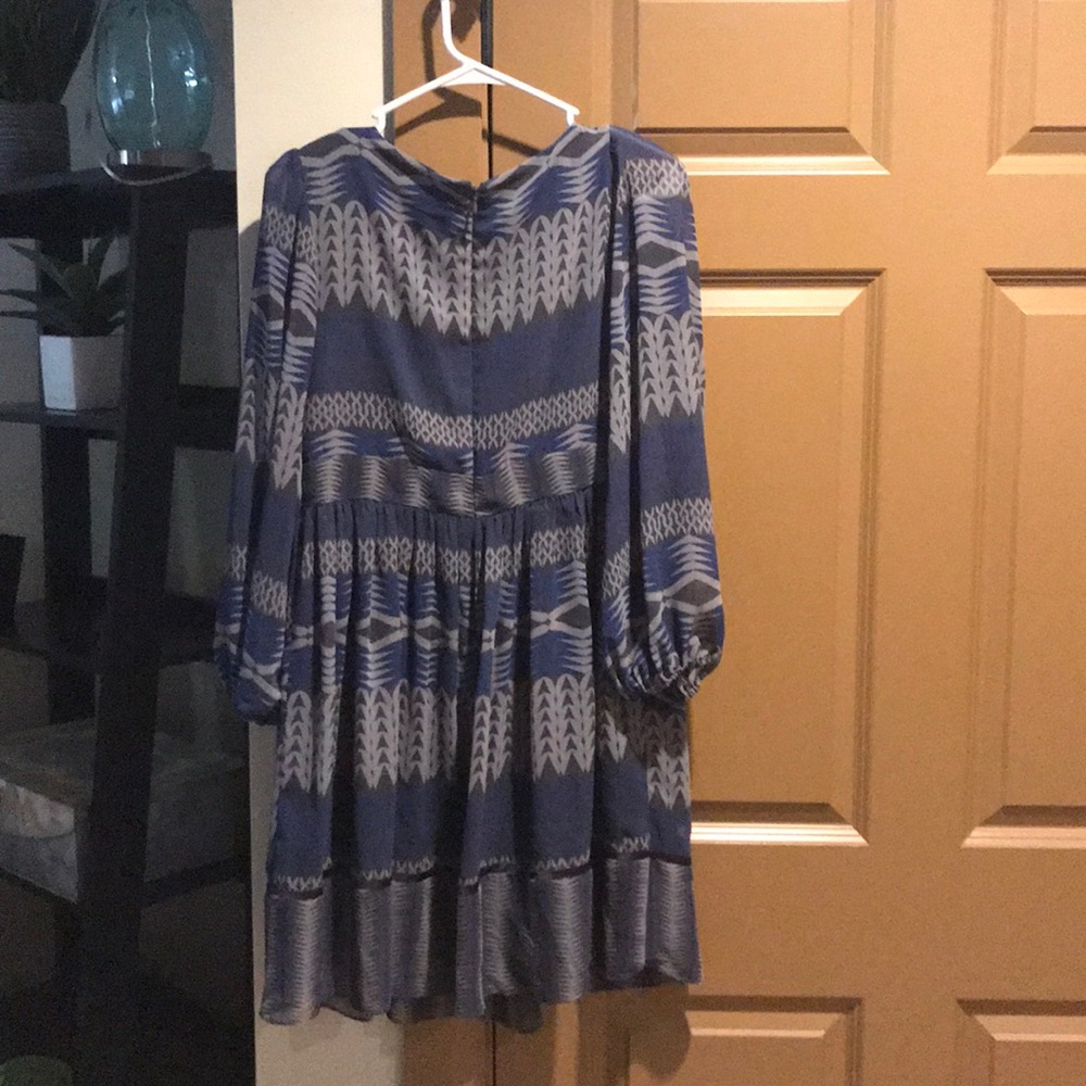 Dress - Picture 2 of 2